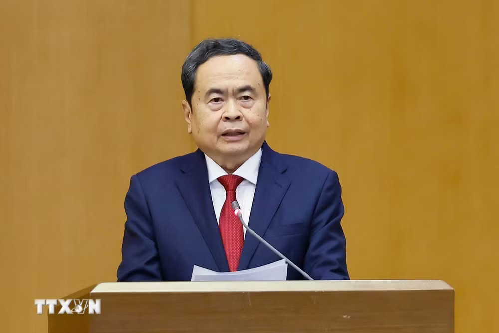 Chủ tịch Quốc hội Trần Thanh Mẫn phát biểu. (Ảnh: Doãn Tấn/TTXVN) ttxvn_le-trao-tang-huy-hieu-35-nam-tuoi-dang-cho-lanh-dao-nguyen-lanh-dao-quoc-hoi-9077255.jpg