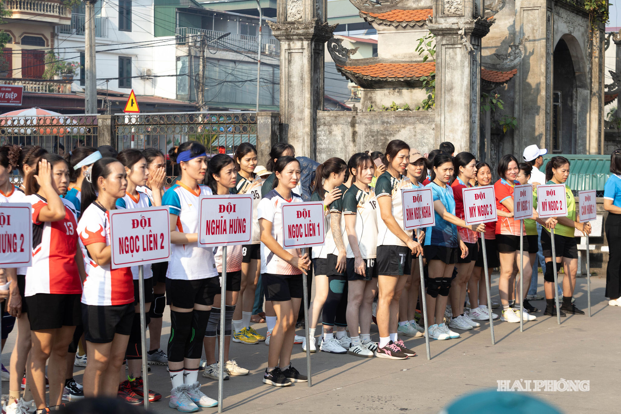 bong-chuyen-hoi-1.jpg