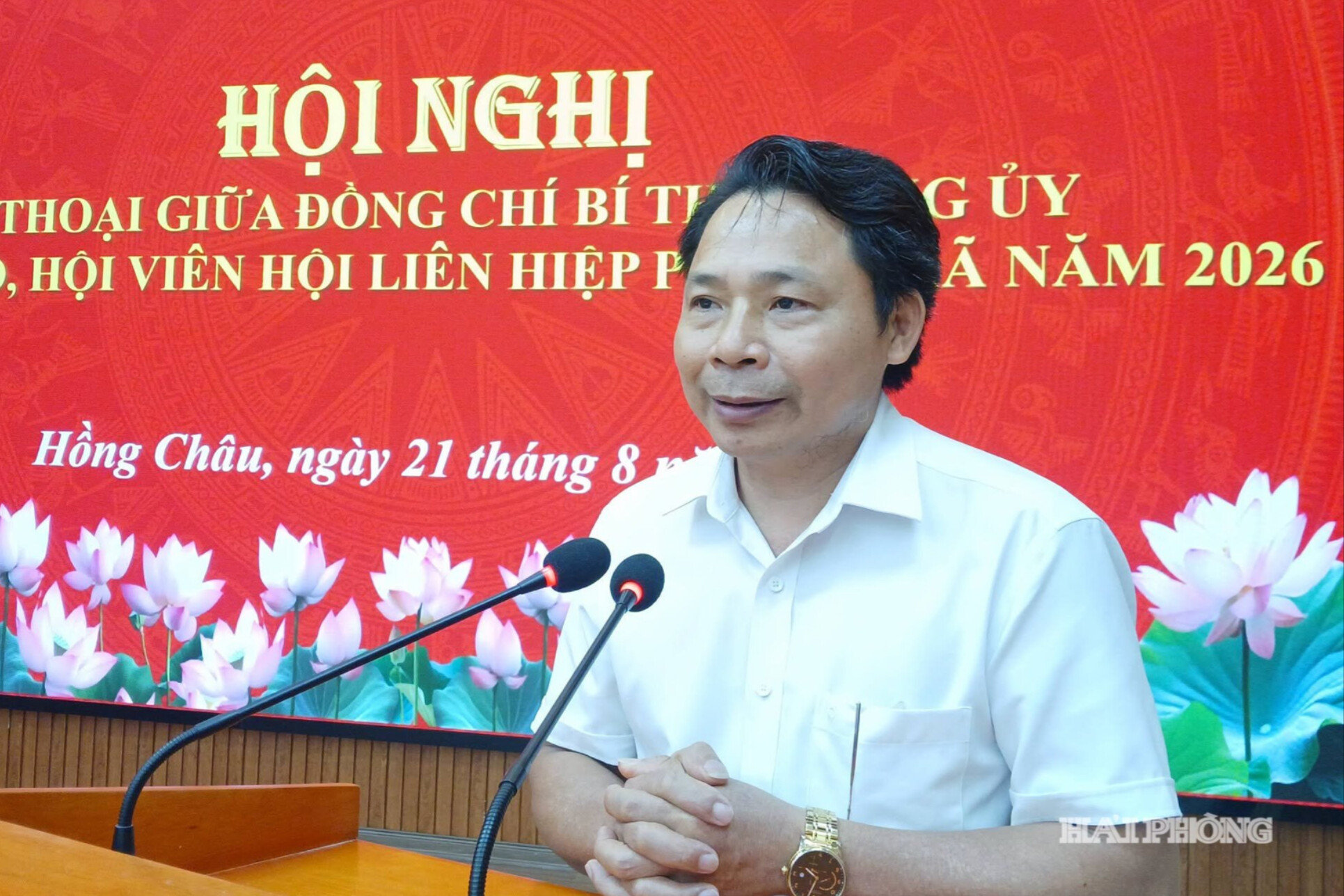 hong-chau-2-(1).jpg