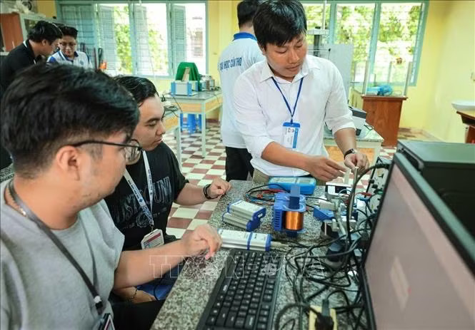 sbwr72cmnzkcniw7a-_potal-dai-hoc-can-tho-dao-tao-nguon-nhan-luc-chat-luong-cao-dap-ung-yeu-cau-chuyen-doi-so-stand-8632.jpg.avif