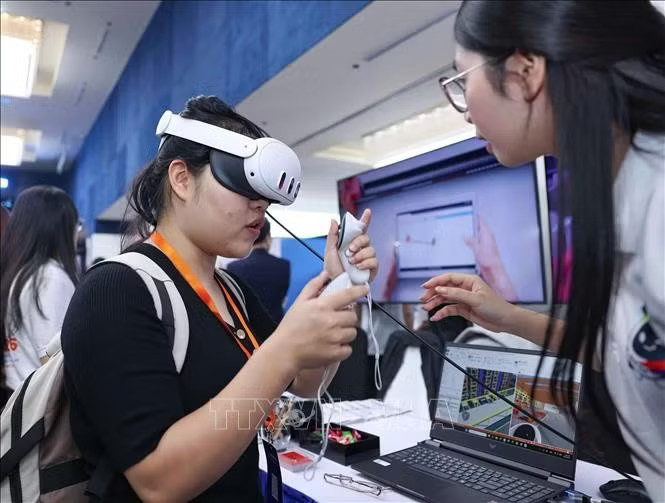 vhyp9txdx0mpxwacbu3x16tdjk5rmnholxvt3hqpt471quz1q8de2db-_potal-khai-mac-trien-lam-giao-duc-va-cong-nghe-giao-duc-stand.jpg.avif