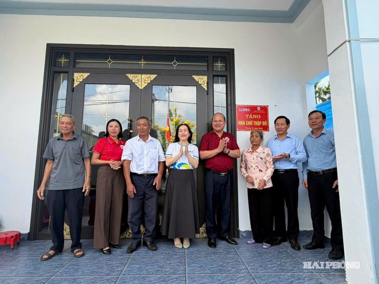 Các đơn vị, địa phương chung vui với gia đình.