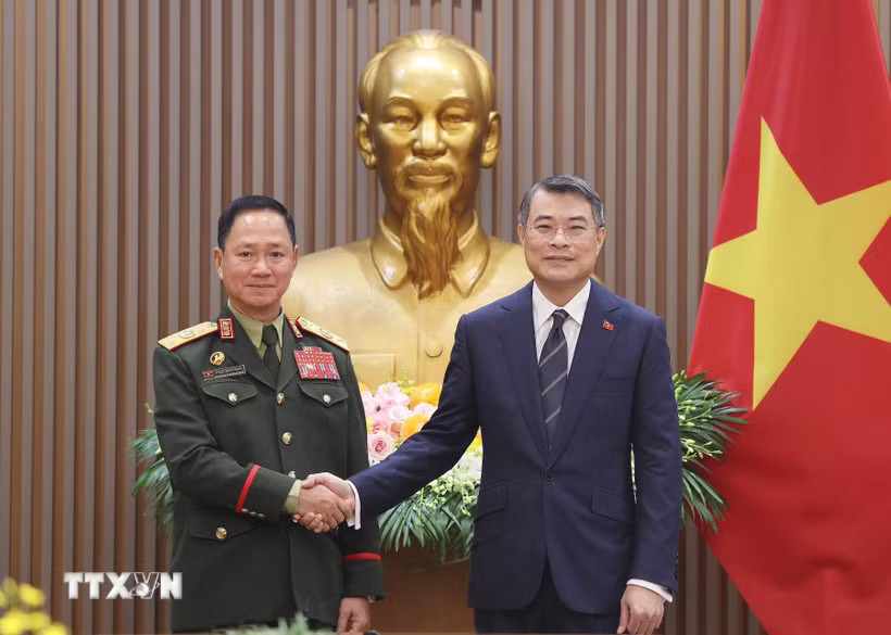 Thủ tướng Lê Minh Hưng tiếp Đại tướng Khamlieng Outhakaisone, Phó Thủ tướng, Bộ trưởng Bộ Quốc phòng Lào. (Ảnh: Lâm Khánh/TTXVN)