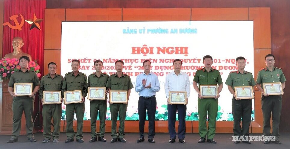 khen-thuong-2(1).jpg