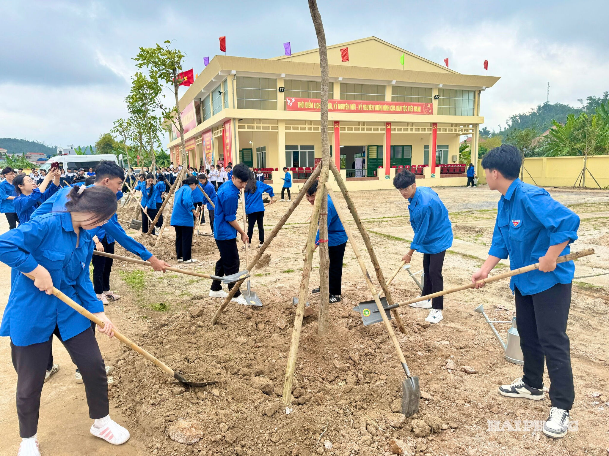thanh-nien-47.jpg