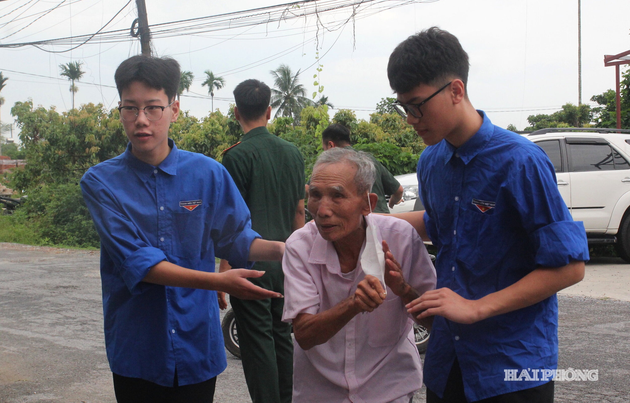 thanh-nien.jpg