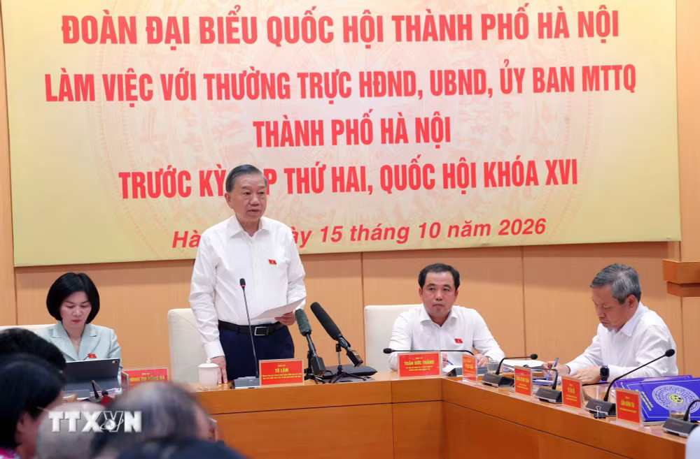 ttxvn_1510-tong-bi-thu-chu-tich-nuoc-chuan-bi-ky-hop-quoc-hoi-1980.jpg