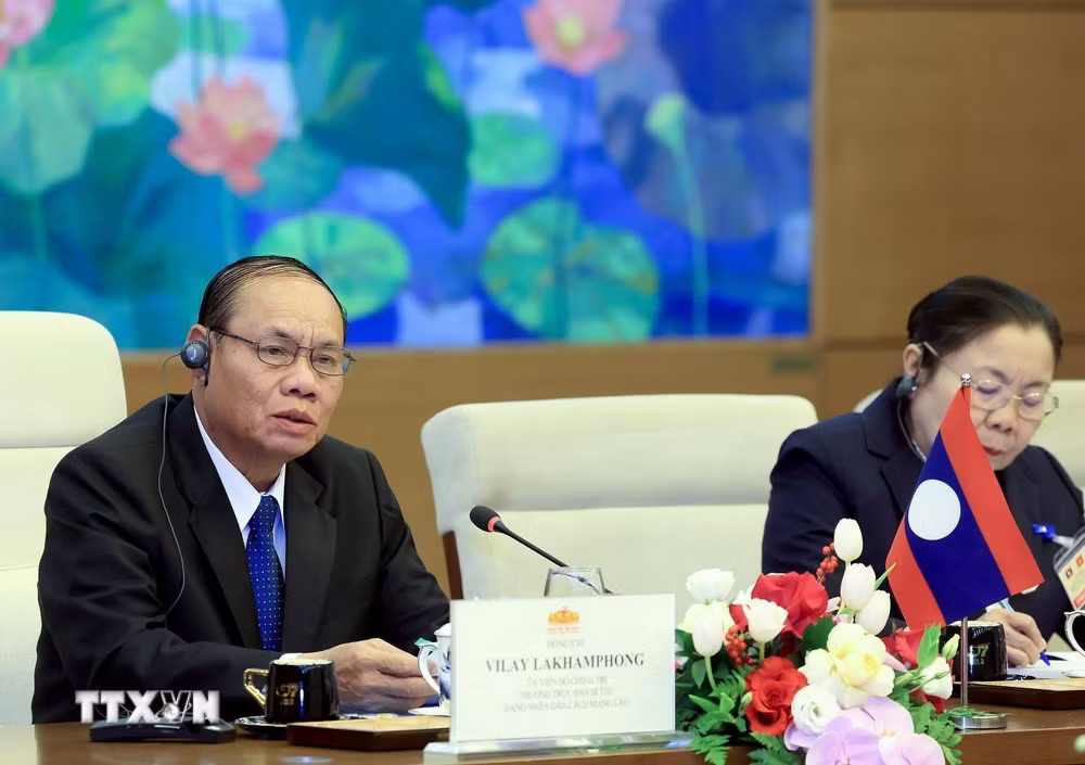 ttxvn_1510-chu-tich-quoc-hoi-hoi-kien-thuong-truc-ban-bi-thu-lao-7.jpg