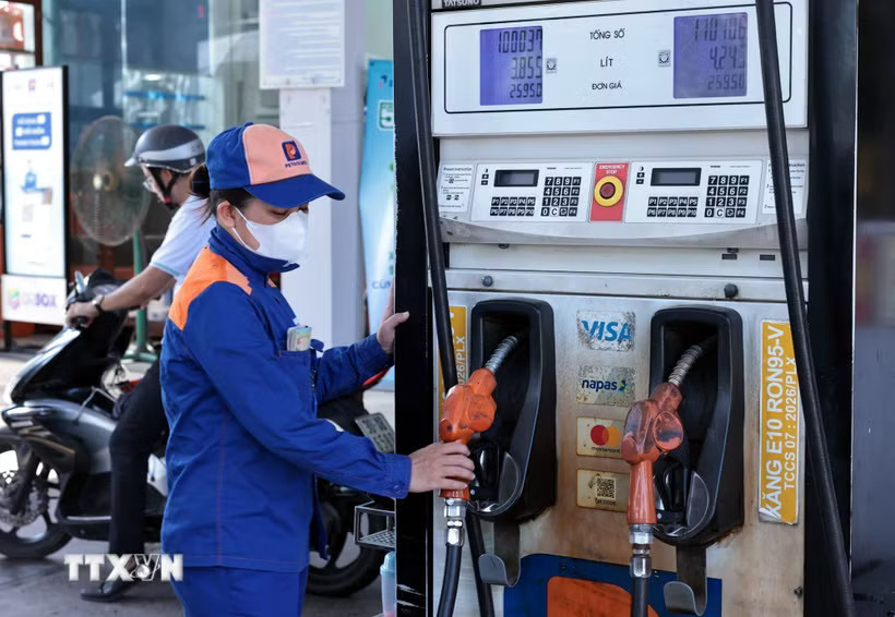 Dự thảo quy định thời điểm áp dụng giá mới phải được doanh nghiệp đầu mối công khai trước tối thiểu 30 phút (Ảnh: Trần Việt/TTXVN)
