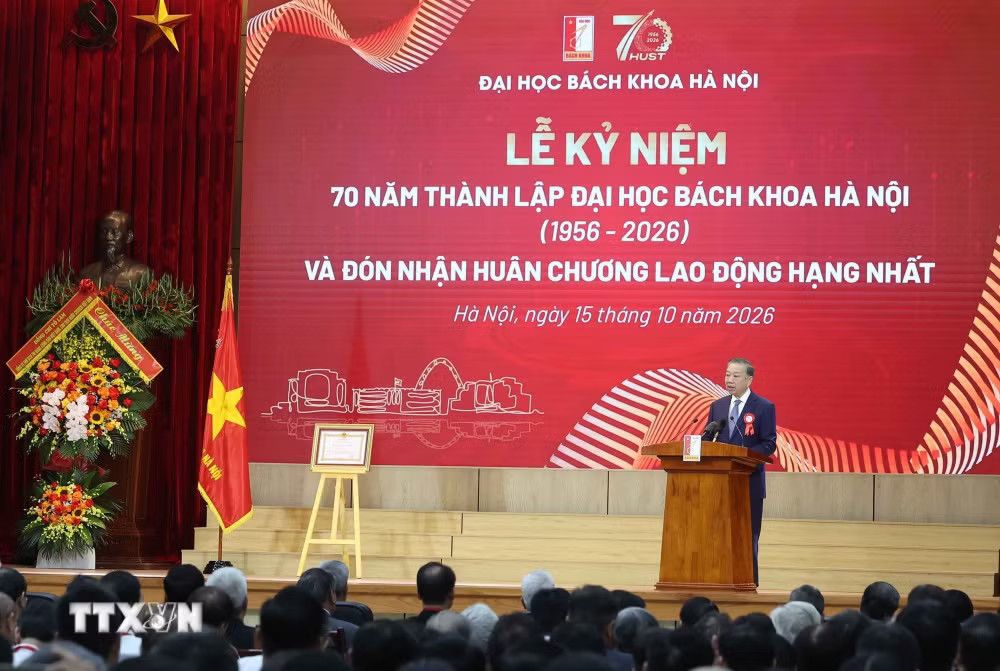 ttxvn_tong-bi-thu-chu-tich-nuoc-to-lam-du-le-ky-niem-70-nam-thanh-lap-dai-hoc-bach-khoa-ha-noi-3.jpg