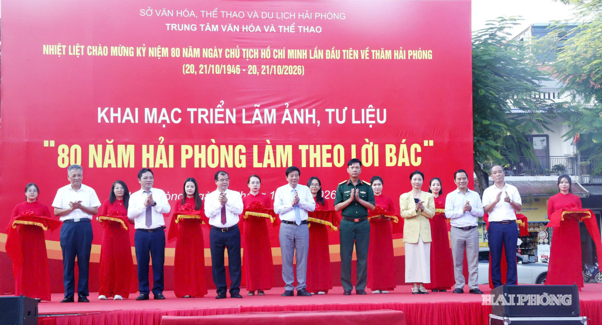 trien-lam.jpg