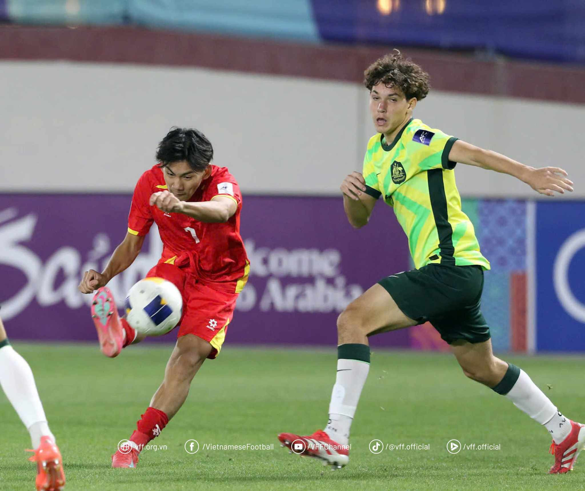 hoang-trong-duy-khang-u17vn-1-1-u17-uc-u15-afc-vff1-1743870467540740827747.jpg