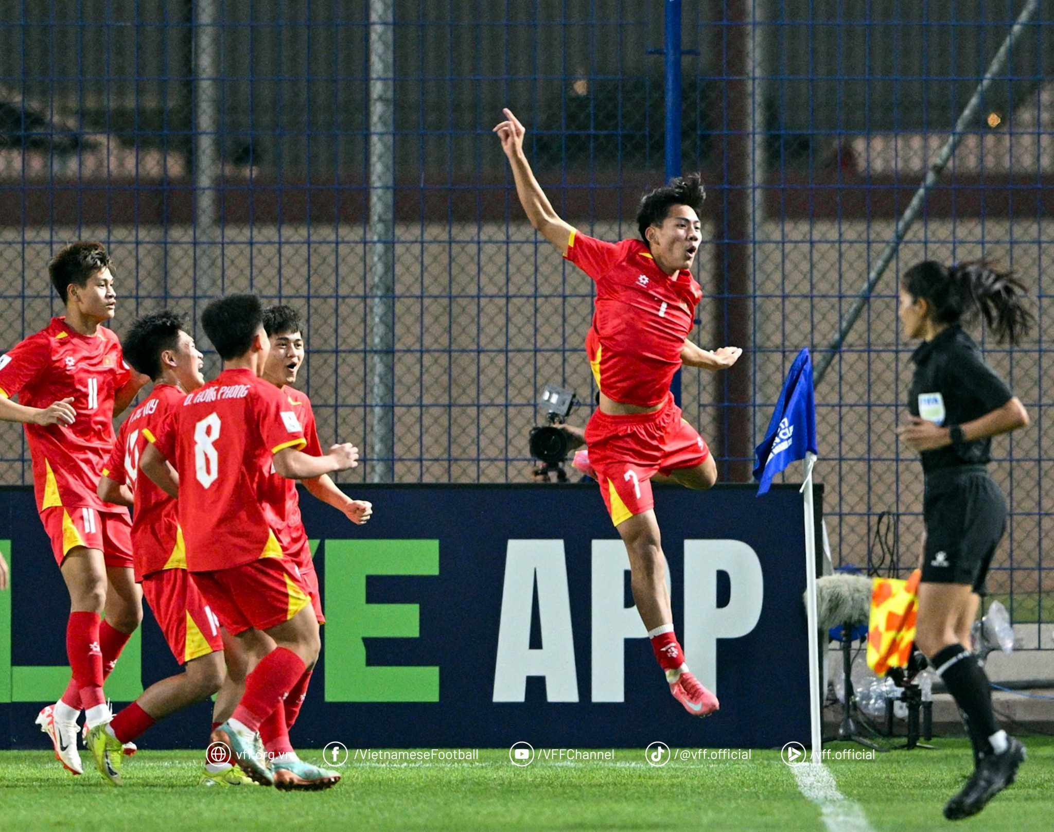 hoang-trong-duy-khang-u17vn-1-1-u17-uc-u15-afc-vff4-1743870467609772254624.jpg