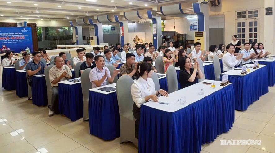 Các học viên tham dự chương trình đào tạo. Ảnh: LÊ TIẾN