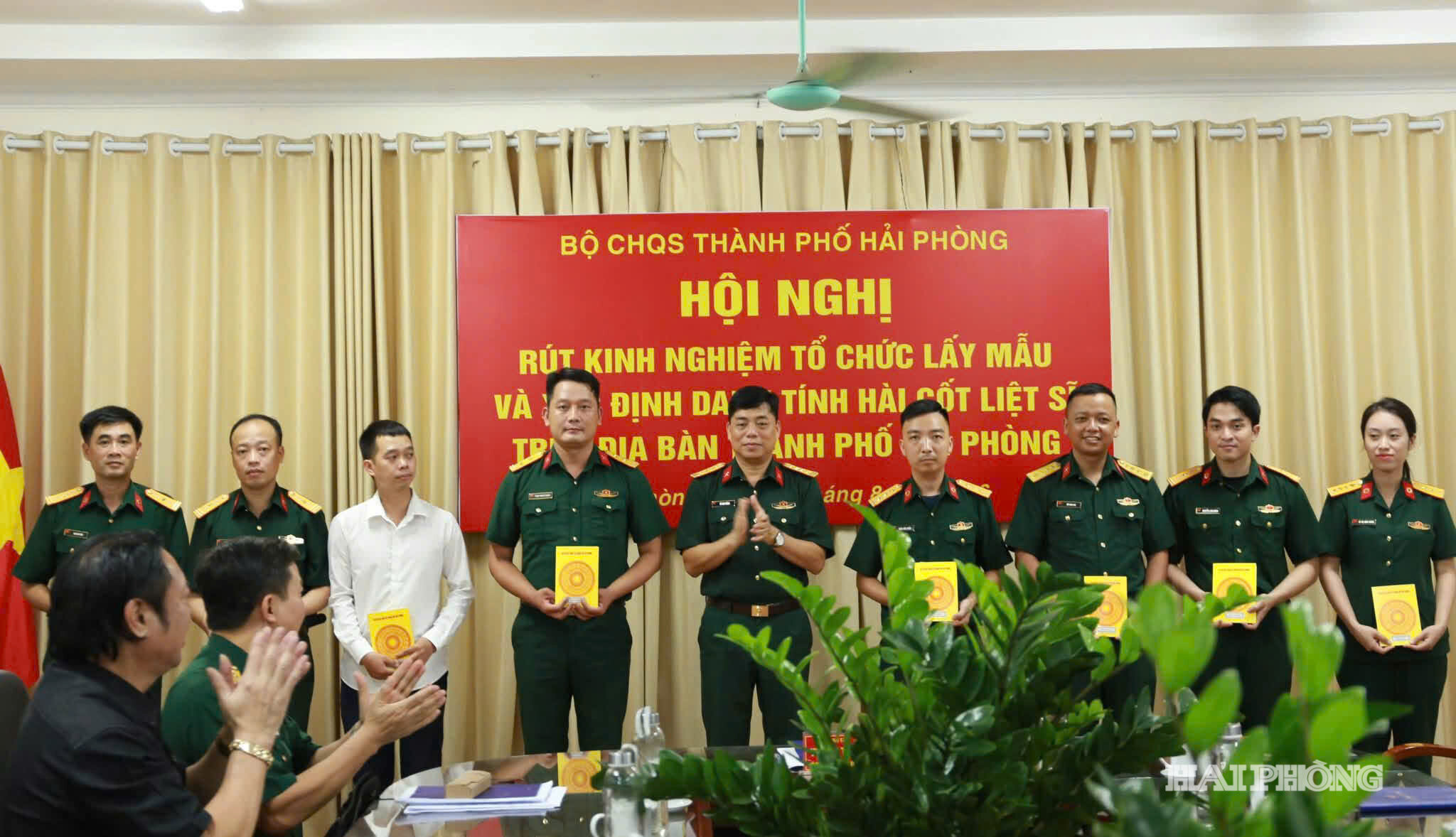 khen-thuong.jpg