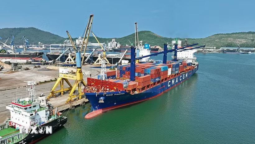 Xuất nhập khẩu hàng hóa qua cảng biển Nghi Sơn, tỉnh Thanh Hoá. (Ảnh: Vũ Sinh/TTXVN)