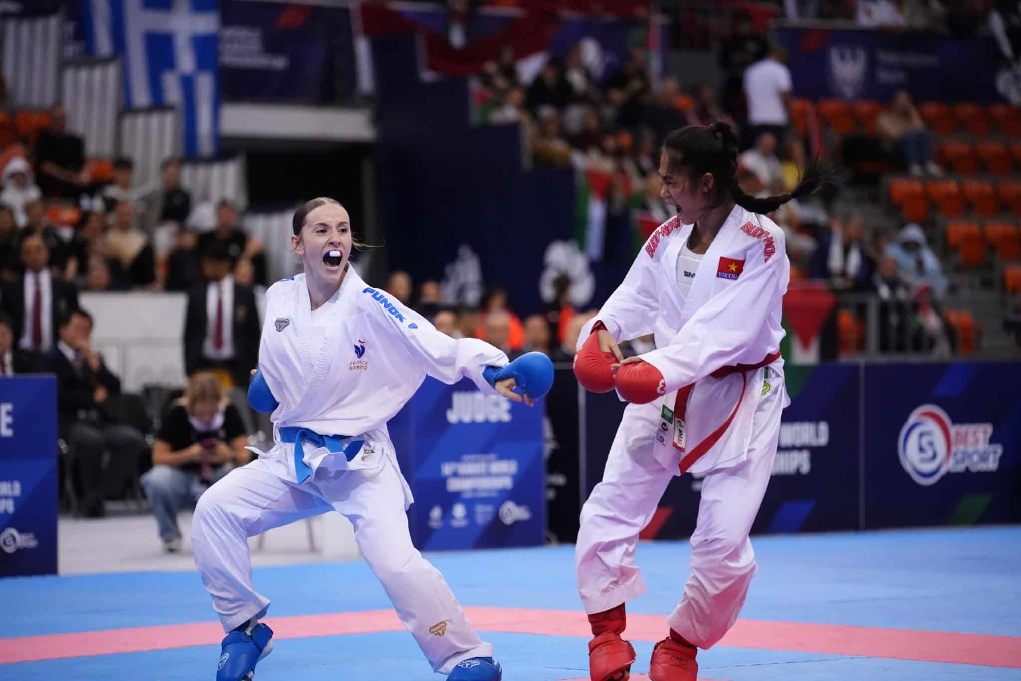 Võ sĩ 17 tuổi Việt Nam giành HCB karate thế giới - Ảnh 1.