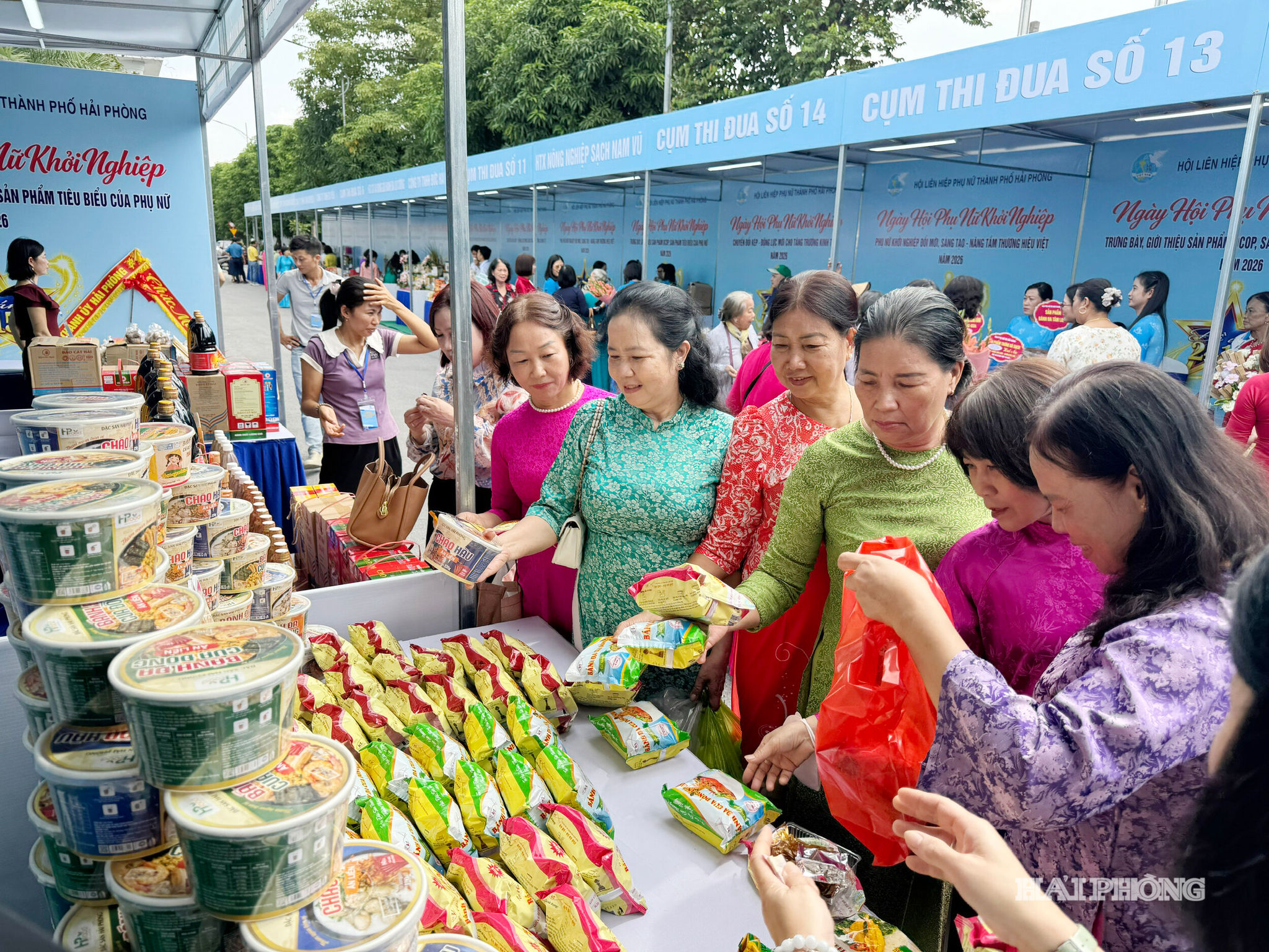 Hội Liên hiệp phụ nữ thành phố tổ chức Ngày hội Phụ nữ khởi nghiệp năm 2026 nhân kỷ niệm 96 năm Ngày Thành lập Hội Liên hiệp phụ nữ Việt Nam thu hút đông hội viên phụ nữ tham gia.