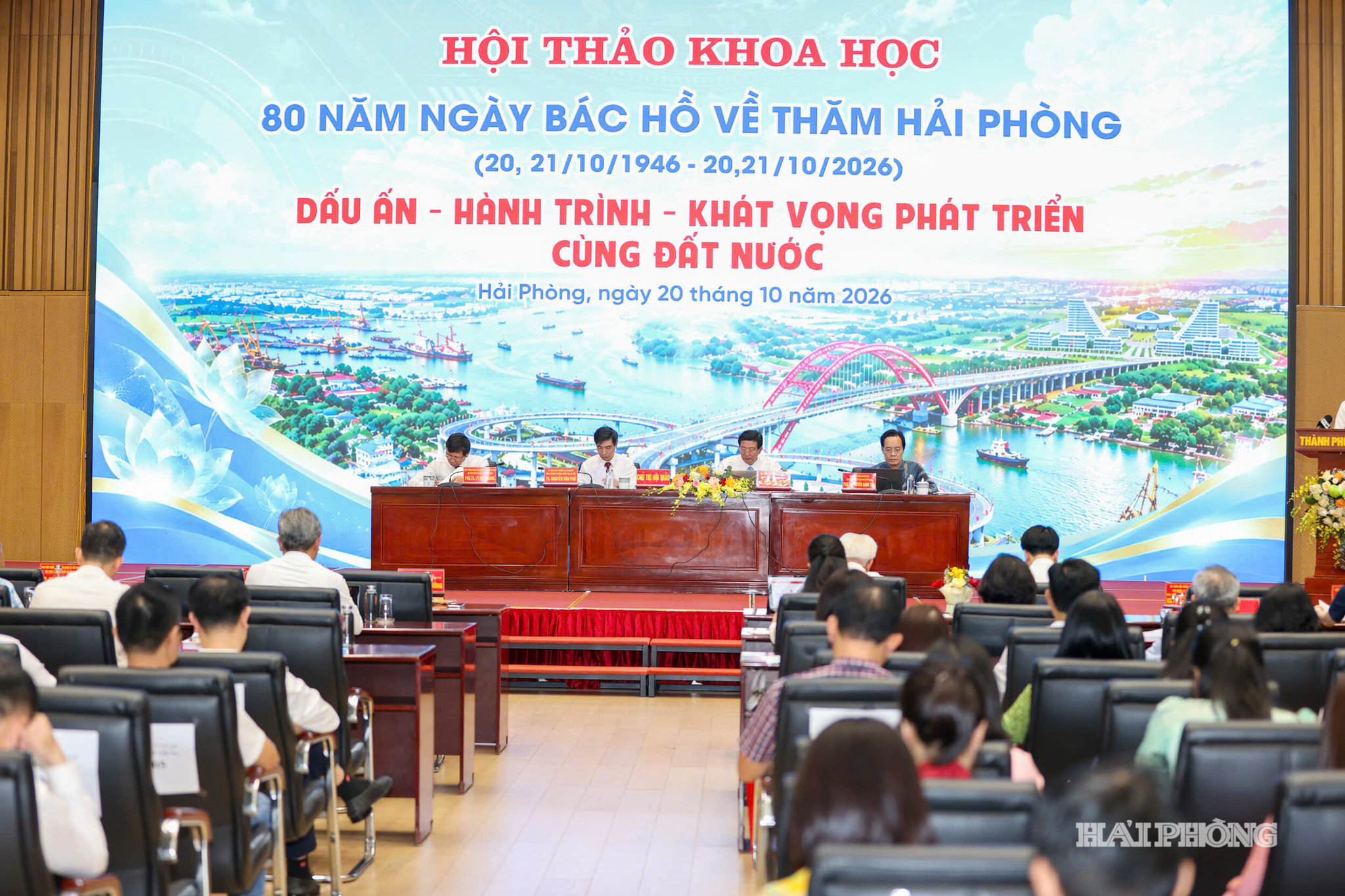 hoi-thao.jpg