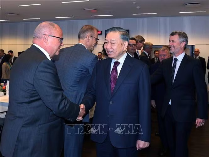 sbwr72cmnzkcniw7a-_potal-tong-bi-thu-chu-tich-nuoc-to-lam-gap-lanh-dao-mot-so-doanh-nghiep-tieu-bieu-cua-dan-mach-stand.jpg.avif