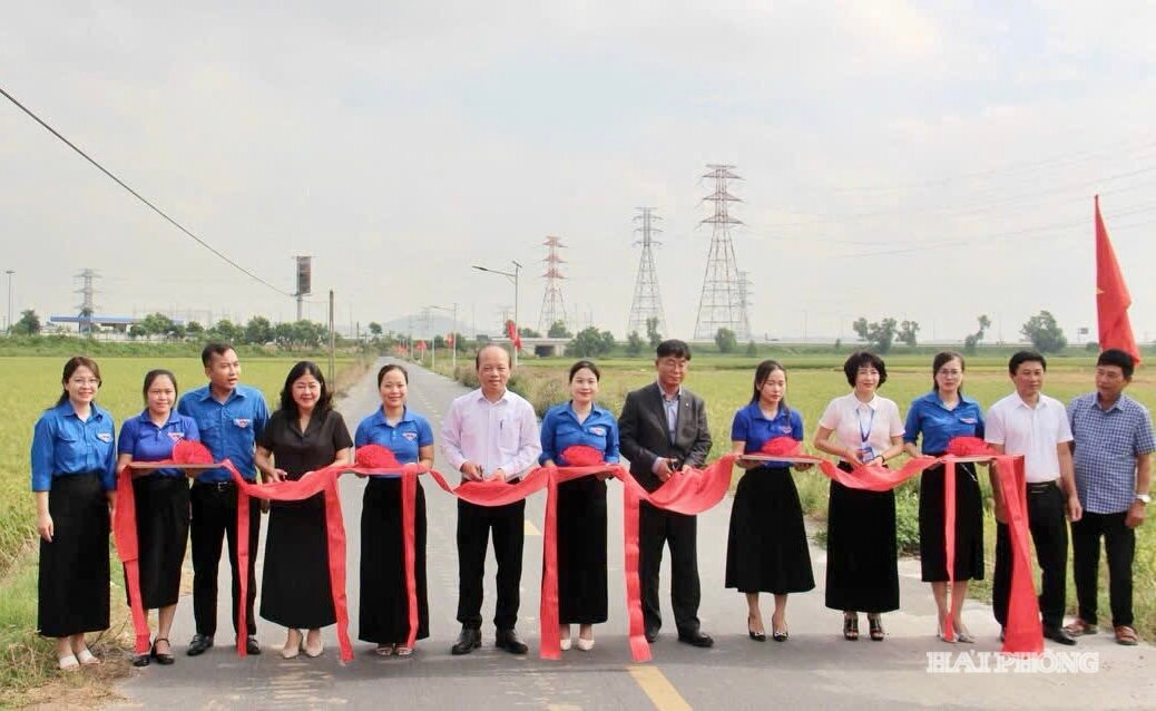 cong-trinh-thap-sang-duong-que1.jpg