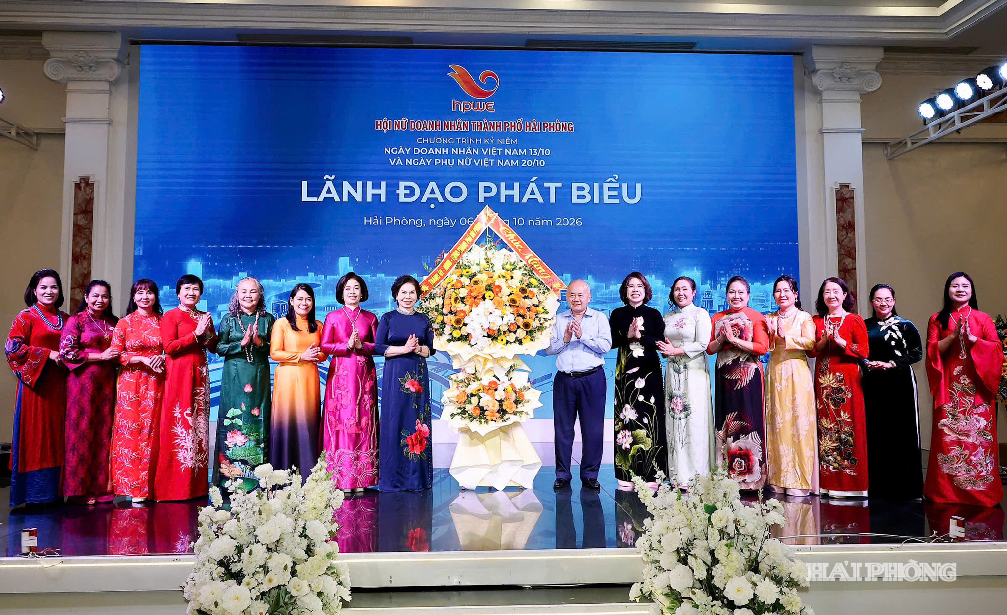 phu-nu-doanh-nghiep-1.jpg