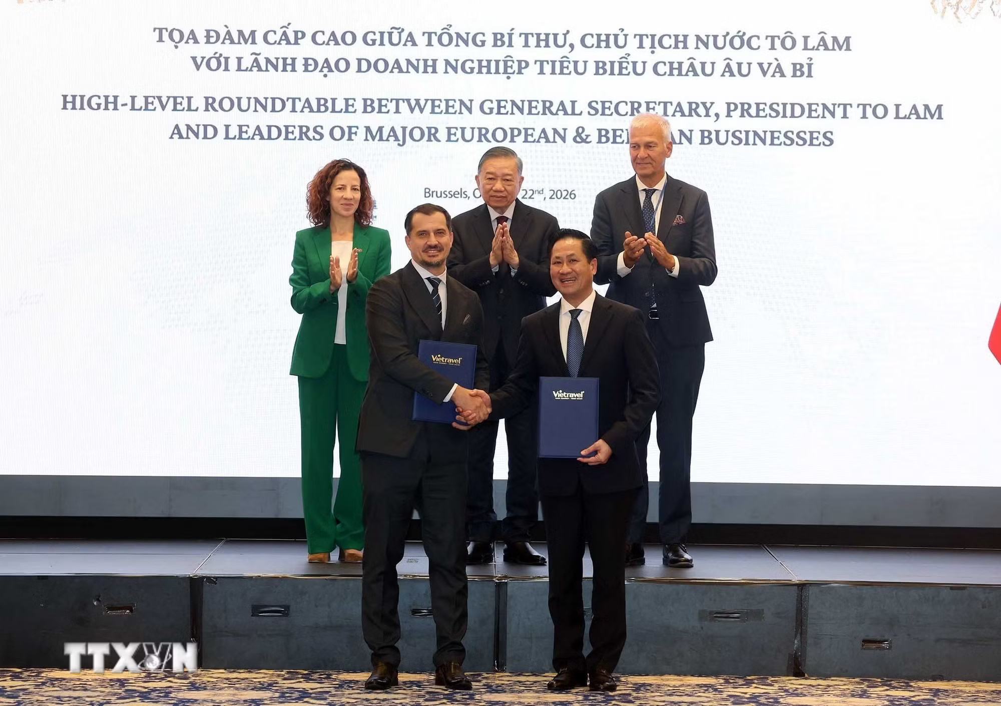 gq6f2-_ttxvn_toa-dam-cap-cao-giua-tong-bi-thu-chu-tich-nuoc-to-lam-voi-lanh-dao-doanh-nghiep-tieu-bieu-chau-au-va-bi-11.jpg.avif