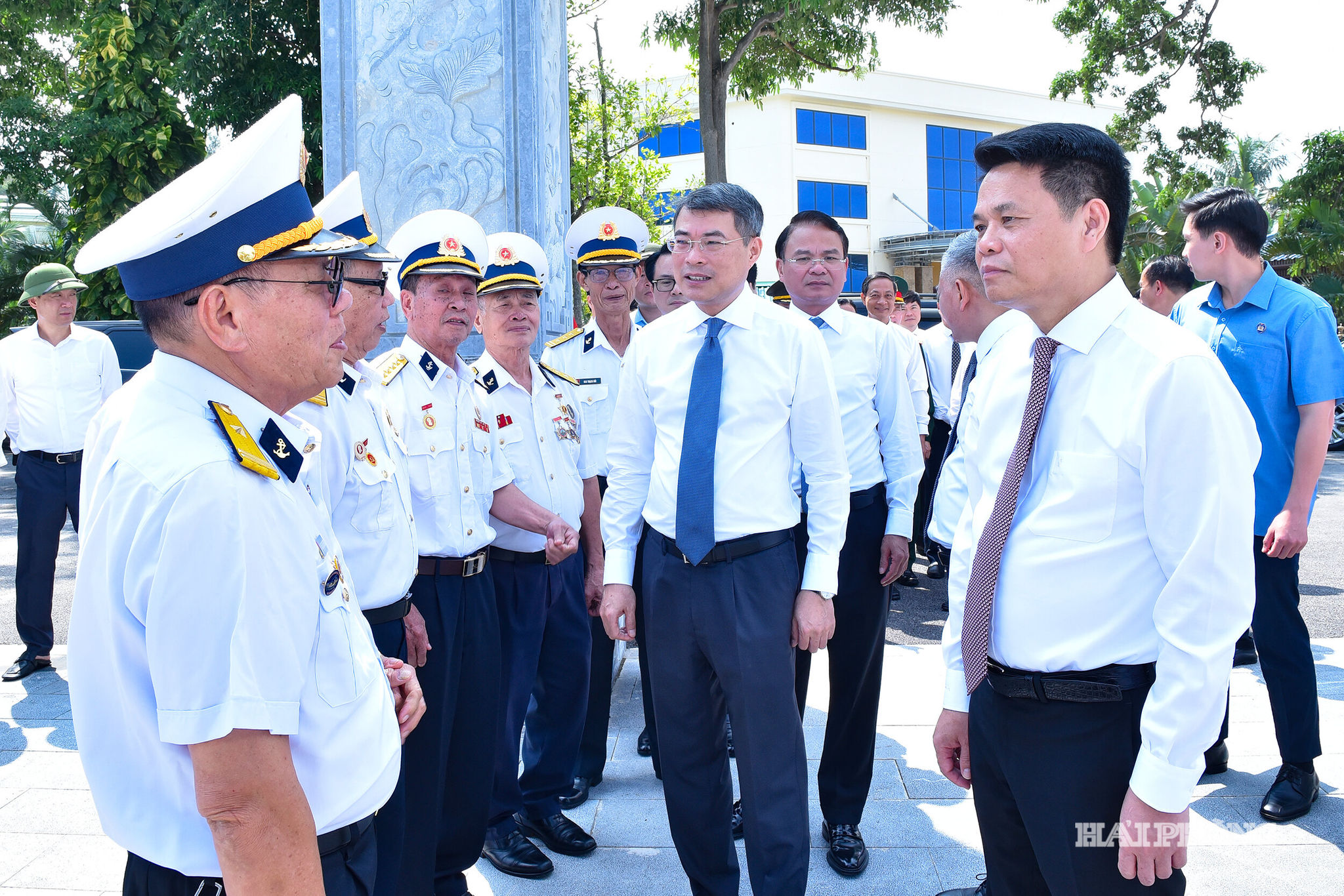tau khong so7