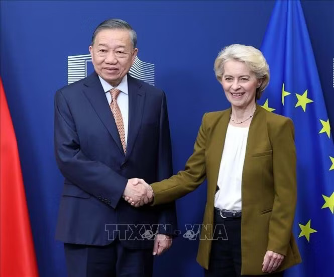 x-oop4dmleyctmj_8vmk3bidvblgh6h7yjdqhnz_zznva-_potal-tong-bi-thu-chu-tich-nuoc-to-lam-gap-chu-tich-uy-ban-chau-au-stand.jpg.avif