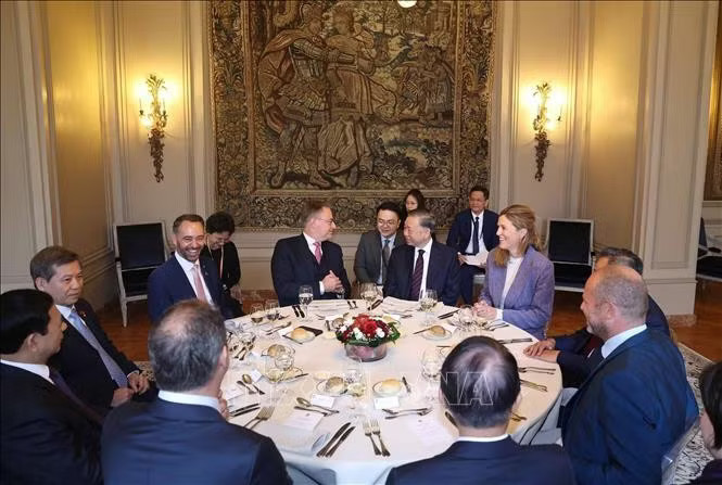 media3.baotintuc.vn-images-pm8gk_grpqmhzal_banonz34dzuekuuvzc_-jk9ilfo9lie09wtgqe5vnkwlhauu-_hoi-dam.jpg.avif