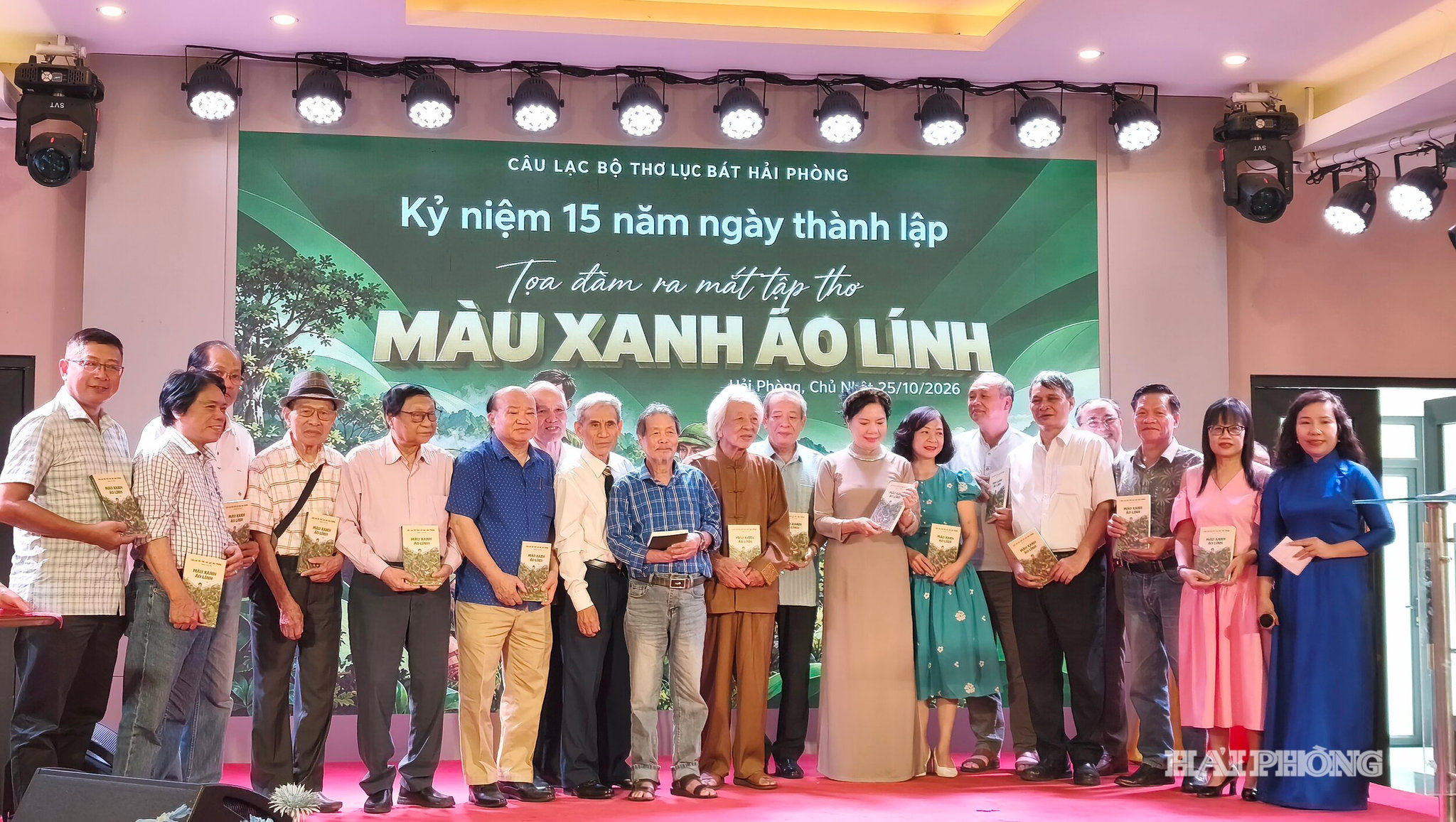 tang-sach.jpg