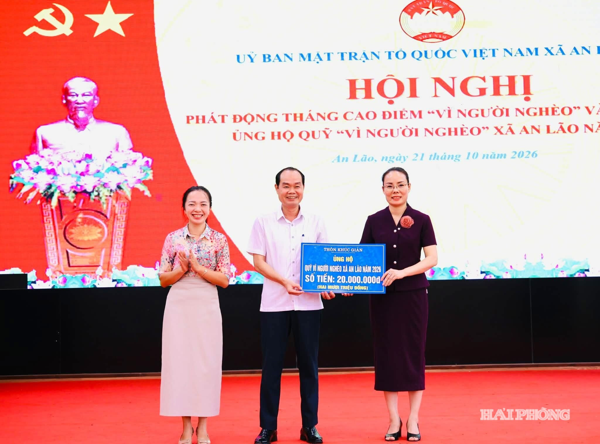 Nhân dân thôn Khúc Giản (xã An Lão) ủng hộ hoạt động vì người nghèo của địa phương.