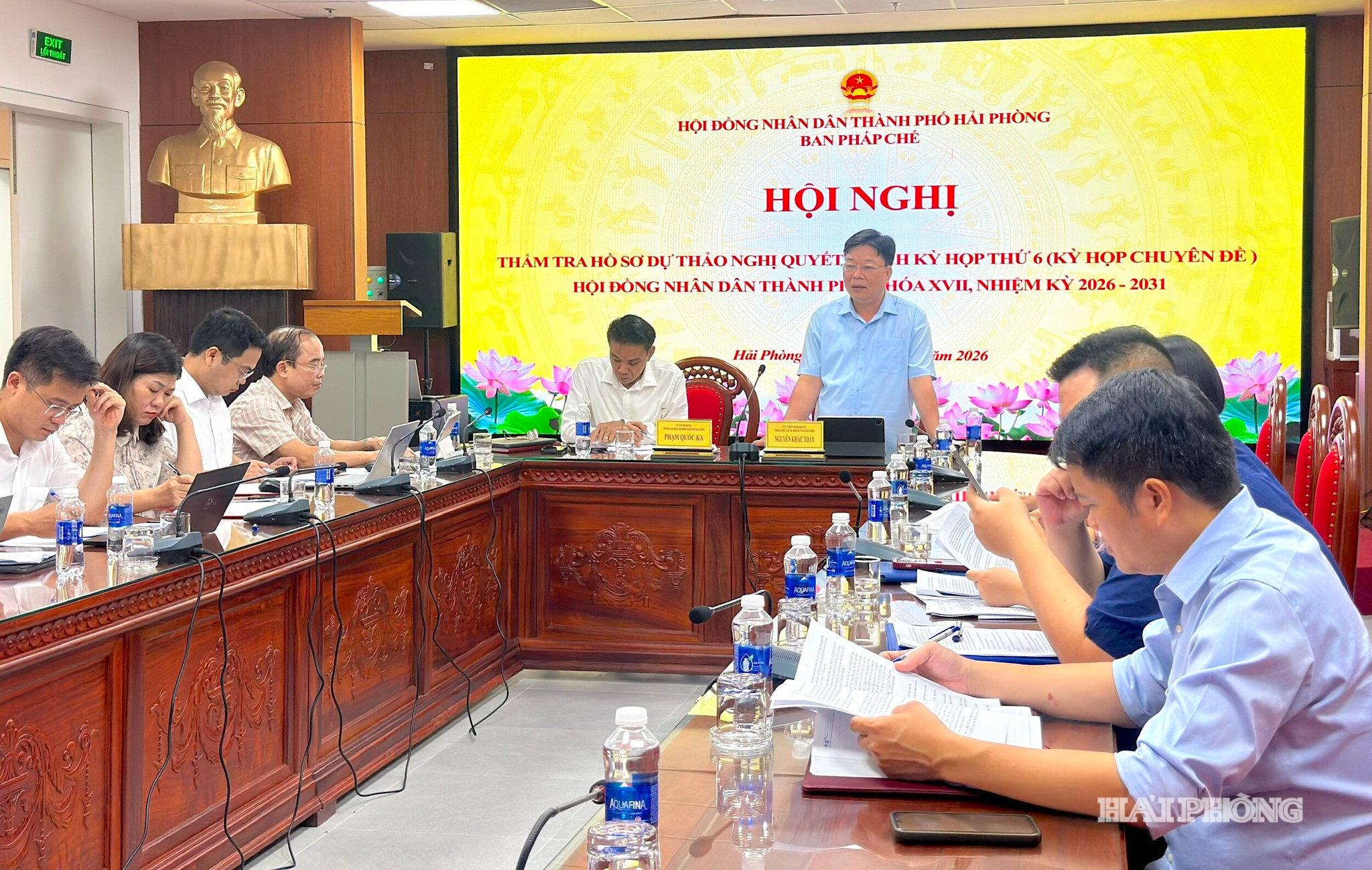 nguyen-khac-toan.jpg
