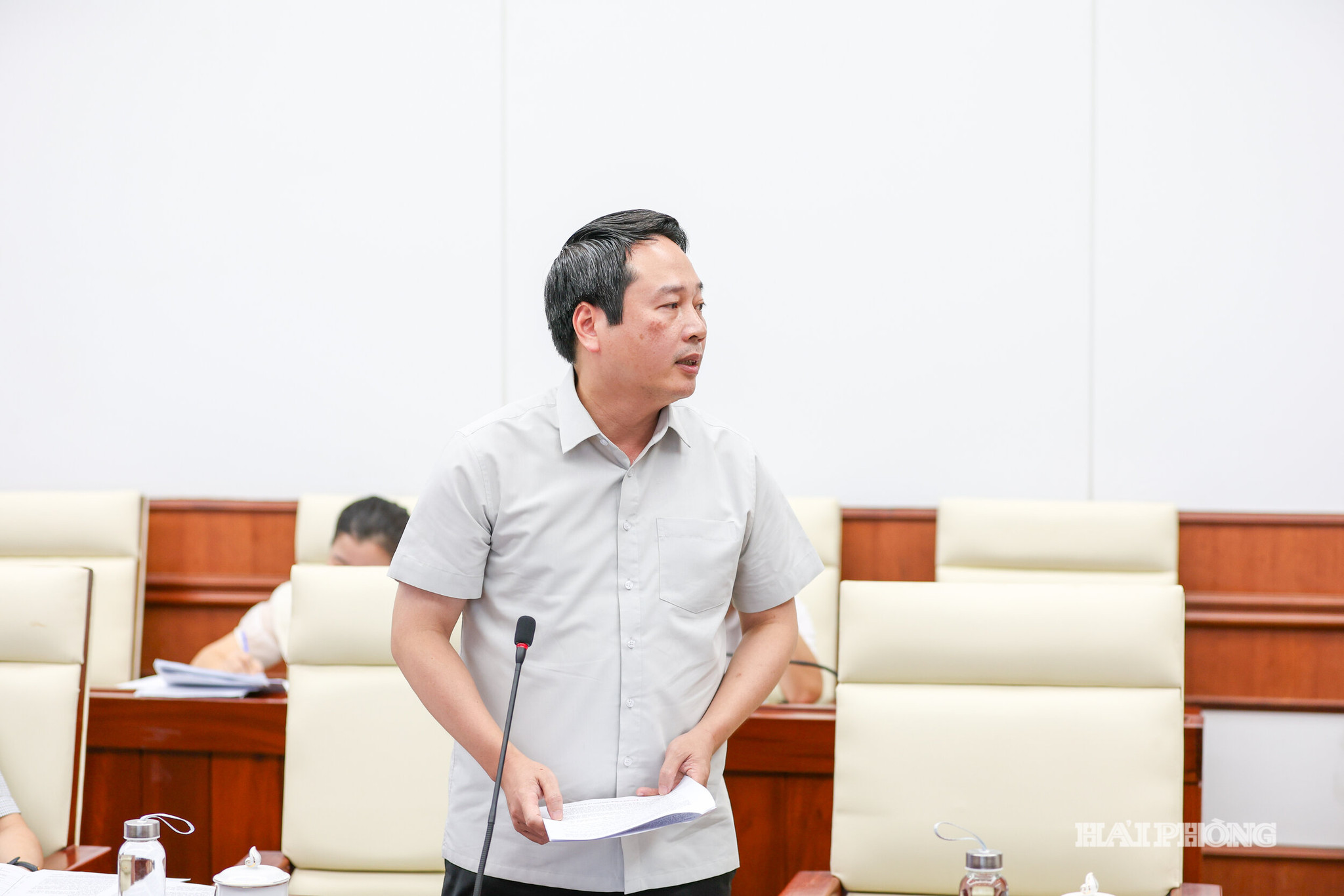 Đại diện lãnh đạo Sở Tài chính báo cáo tại cuộc làm việc