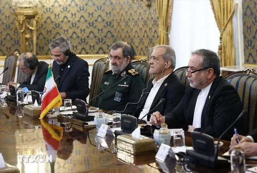 Cuộc gặp cấp cao giữa Iran, Saudi Arabia, Thổ Nhĩ Kỳ và Pakistan tại Tehran, ngày 26/10/2026. (Ảnh: AA/TTXVN phát)