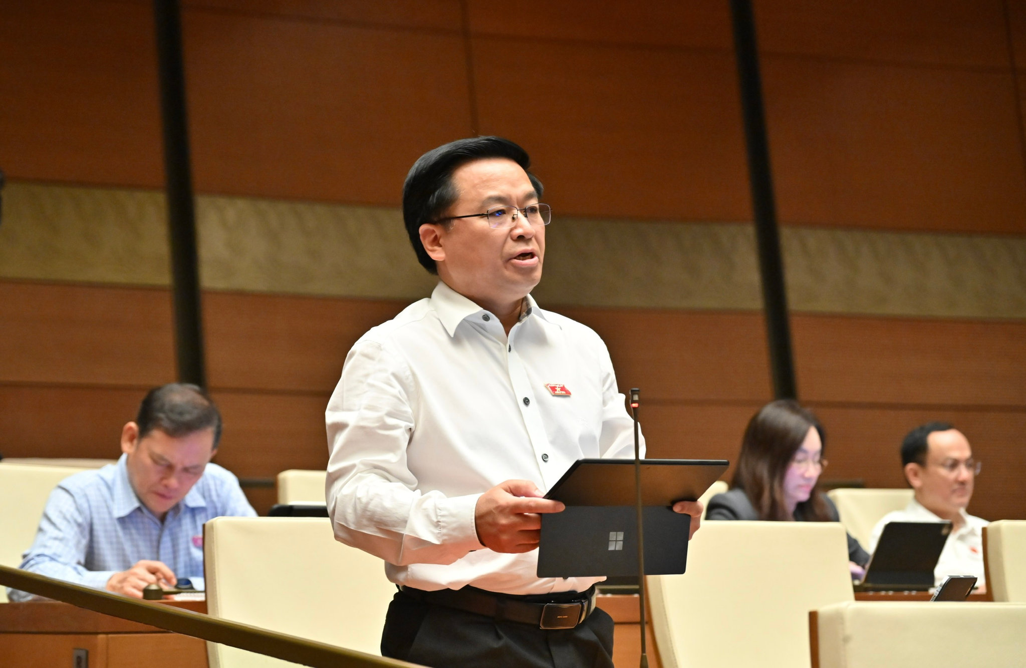 bui-xuan-hai-4d7561fd18afcd4aec5530c747d79c58.jpg