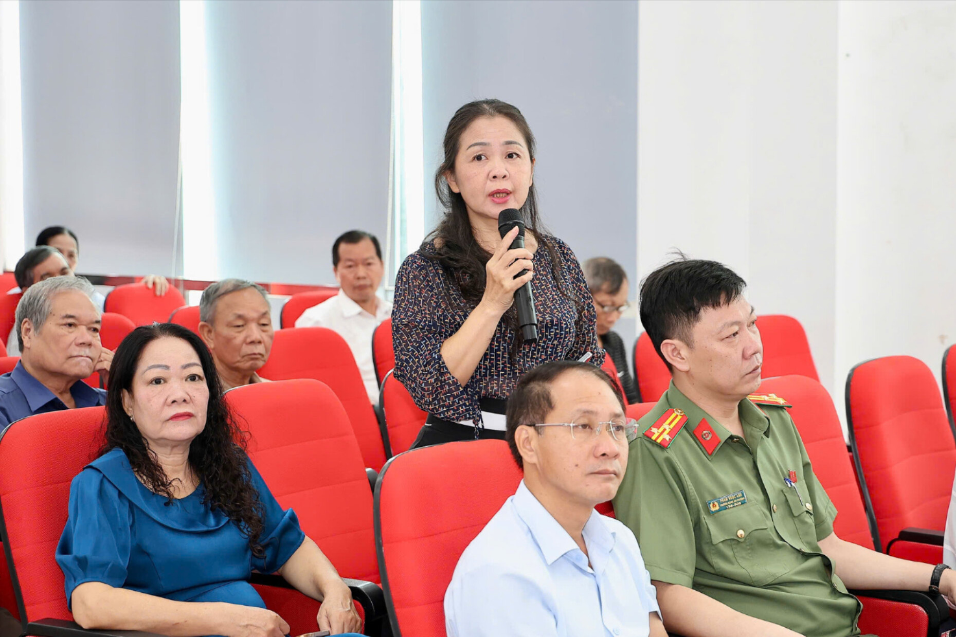 doi-thoai1-a9d80bf75630f5372f4b5920bb9b670d(1).jpg