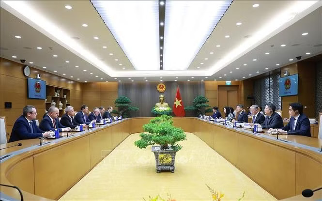 mifvyro6jjpqs_nvdwwhbhvzyy3orw0jdto-_potal-thu-tuong-le-minh-hung-tiep-bo-truong-ngoai-giao-cong-hoa-belarus-stand-6223.jpg.avif