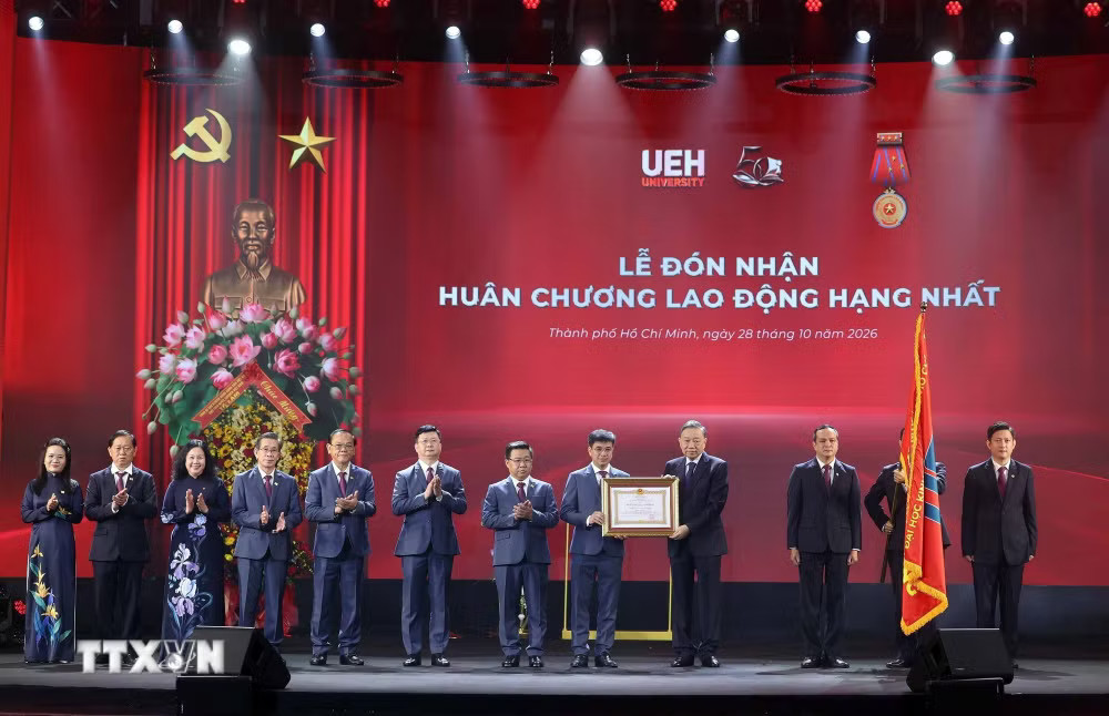 ttxvn_tong-bi-thu-chu-tich-nuoc-du-le-ky-niem-50-nam-thanh-lap-dai-hoc-kinh-te-thanh-pho-ho-chi-minh-3.jpg