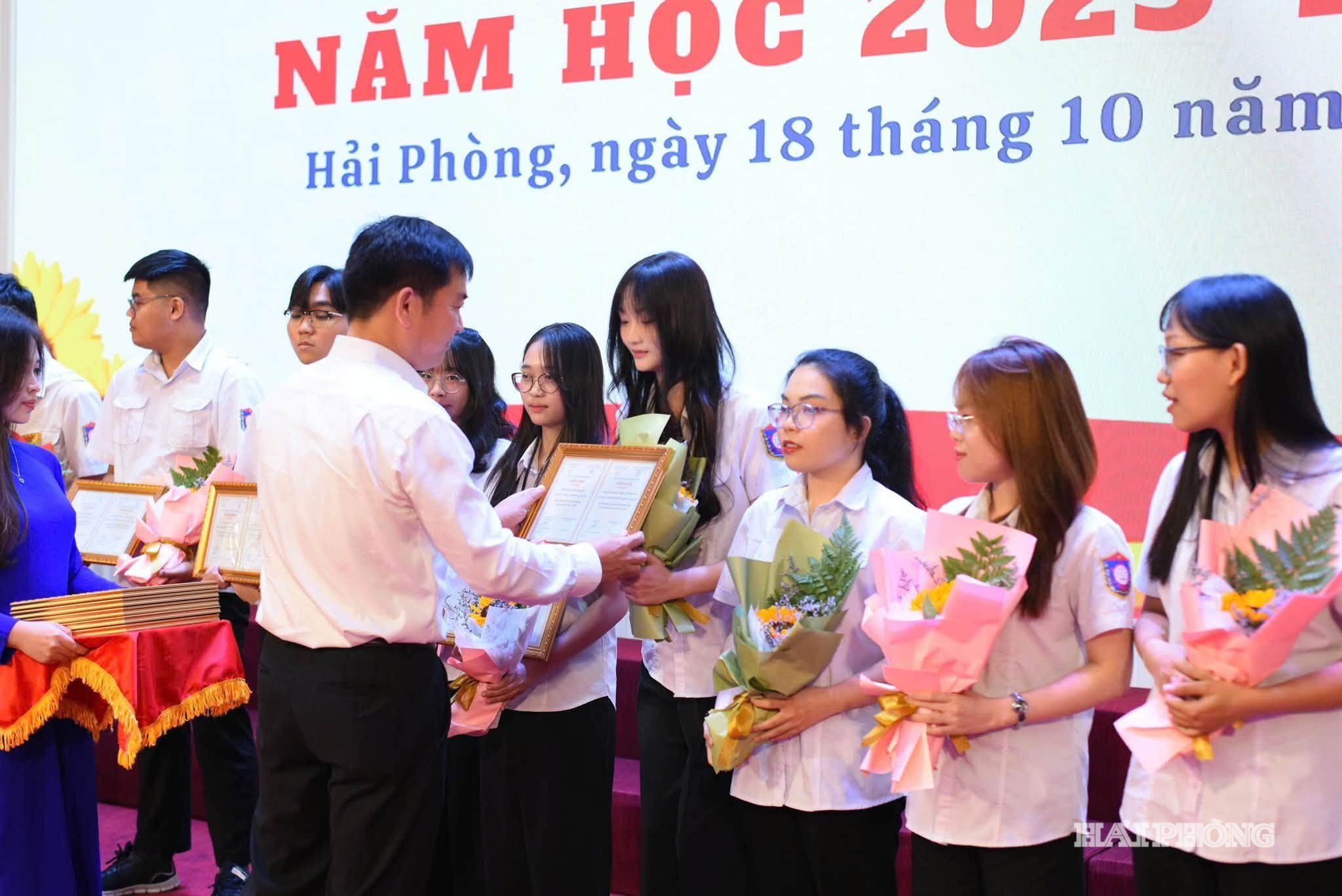 quy khuyen hoc