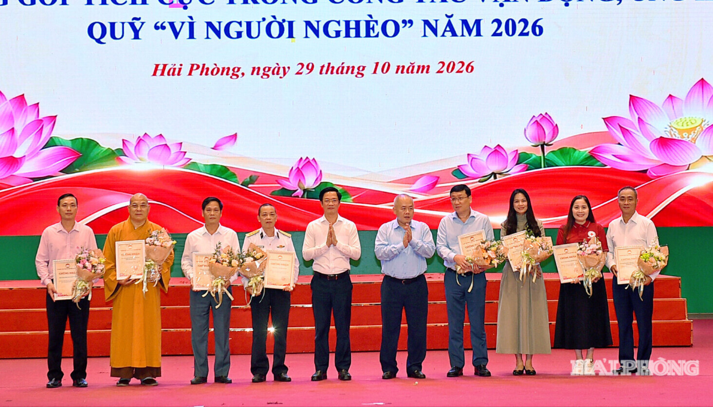 vinh-danh(1).jpg