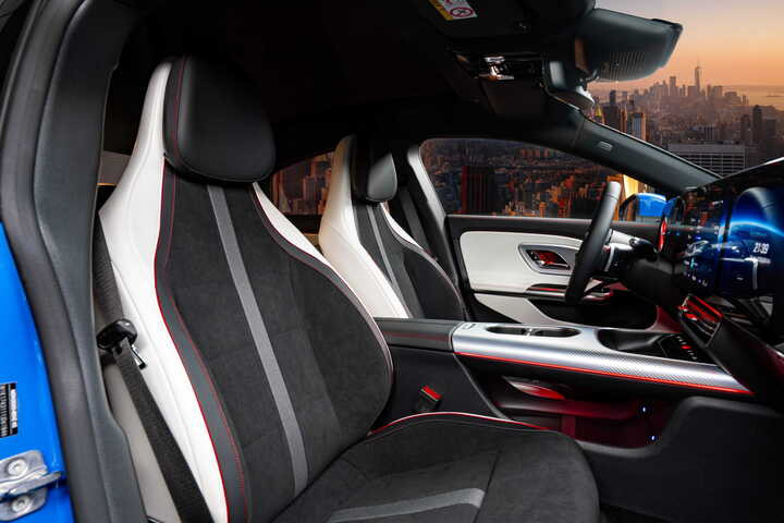Chốt giá bán Mercedes-Benz CLA 200 Electric tại Việt Nam - 7