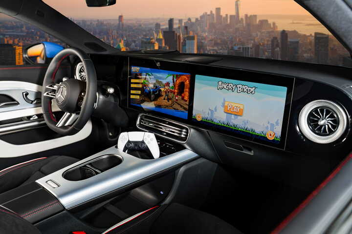 Chốt giá bán Mercedes-Benz CLA 200 Electric tại Việt Nam - 5