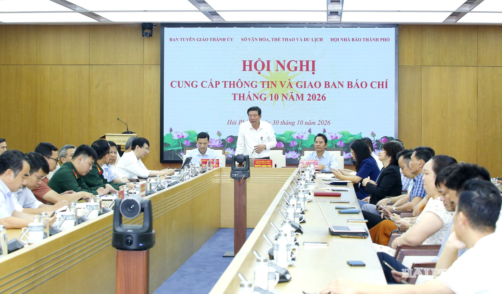 Đồng chí Nguyễn Quang Phúc, Ủy viên BTV, Trưởng ban Tuyên giáo Thành ủy chủ trì Hội nghị