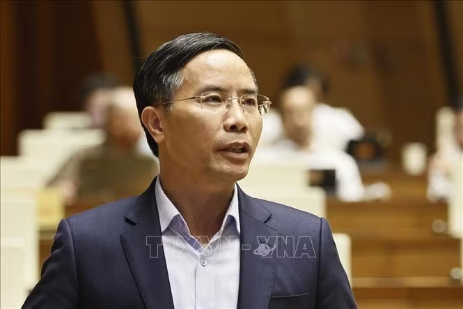 quz1q8de2db-_potal-quoc-hoi-tiep-tuc-thao-luan-ve-tinh-hinh-thuc-hien-ke-hoach-phat-trien-kinh-te-xa-hoi-nam-2026-stand.jpg.avif