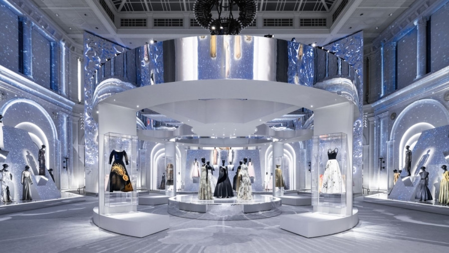 Triển lãm "Christian Dior: Nhà thiết kế của những giấc mơ"