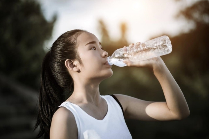 6 kiểu uống nước giúp giảm mỡ bụng, gầy nhanh - 2