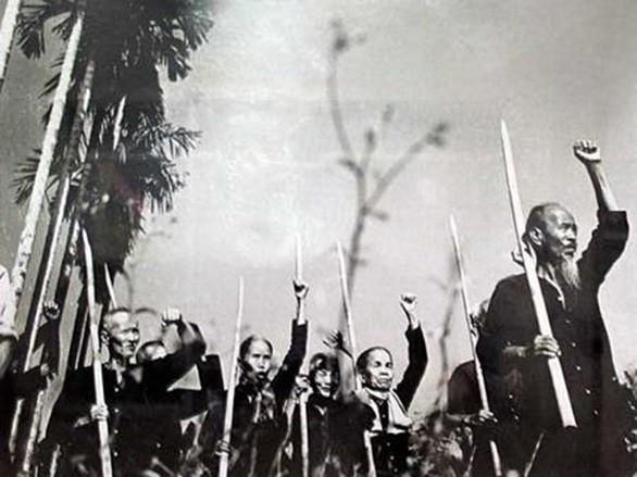 Nam Bộ kháng chiến năm ấy, cả biển người và rừng cờ hoa tràn về Sài Gòn - Ảnh 1.