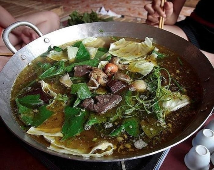 Thắng cố là một đặc sản nổi tiếng ở Đồng Văn, Hà Giang. (Ảnh: popolulu.vietnam)