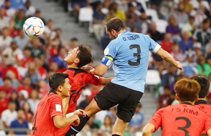 Son Heung-min, Suarez im tiếng, Hàn Quốc chia điểm với Uruguay - 2